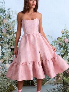 V. Chapman | Dresses | V Chapman Capulet Strapless Corset Chantilly Lace  Midi Dress Size 2 | Poshmark